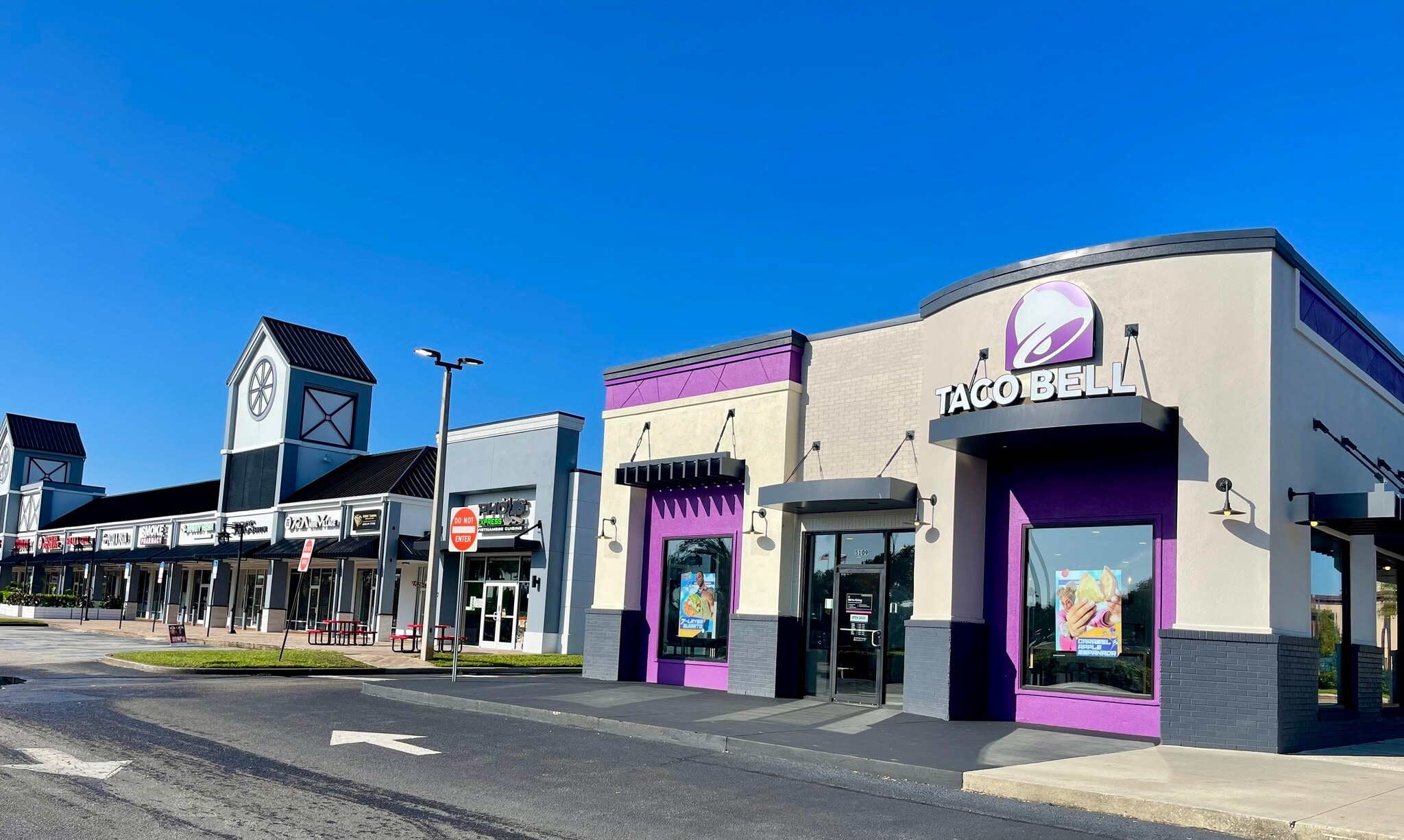 5135 International Dr, Orlando, FL for lease Primary Photo- Image 1 of 12