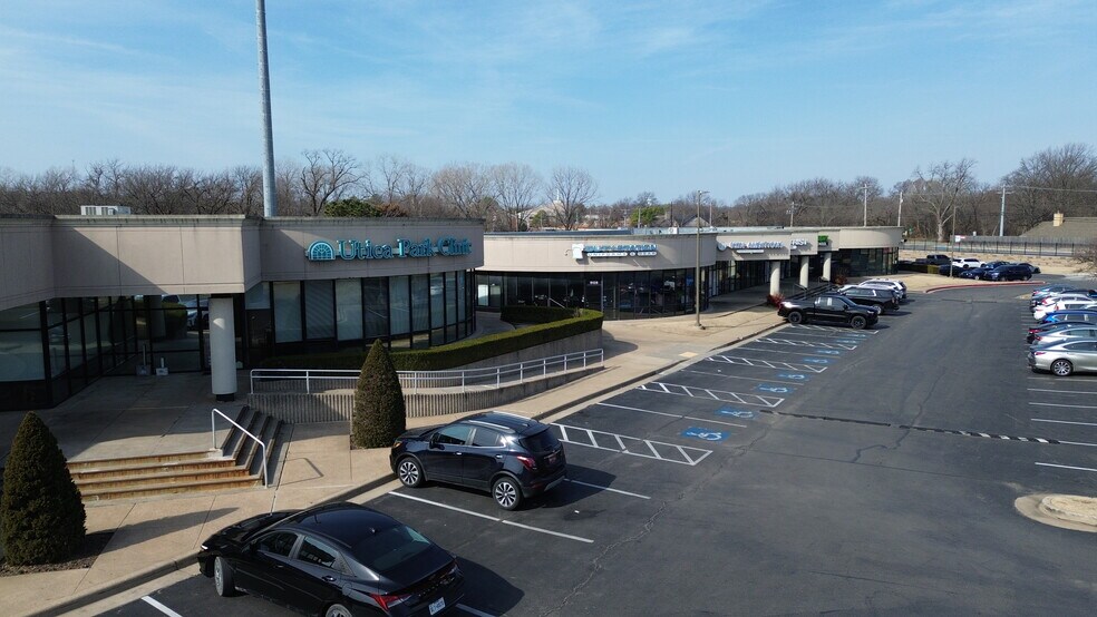 8136-8190 S Memorial Dr, Tulsa, OK à louer - Photo du bâtiment - Image 2 de 7