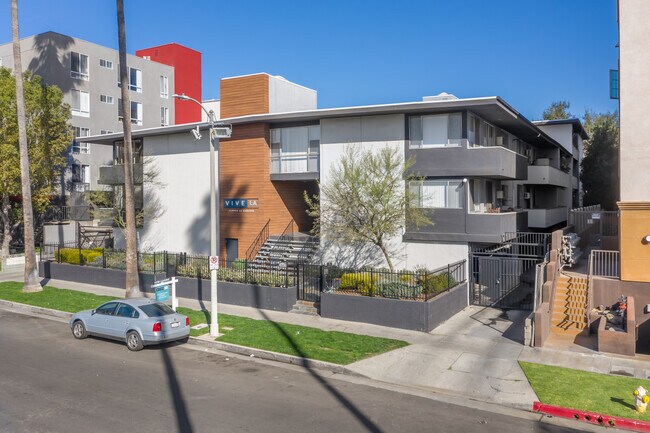 Plus de détails pour 5643 Carlton Way, Los Angeles, CA - Multi-résidentiel à vendre