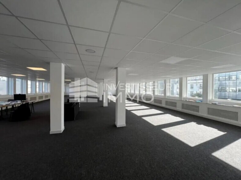 Office in Levallois-Perret for lease - Interior Photo - Image 3 of 4