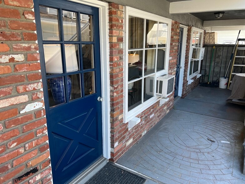 333 Marine Ave, Newport Beach, CA for lease - Building Photo - Image 2 of 11