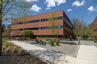 555 E Lancaster Ave, Radnor, PA à louer Photo du bâtiment- Image 2 de 11