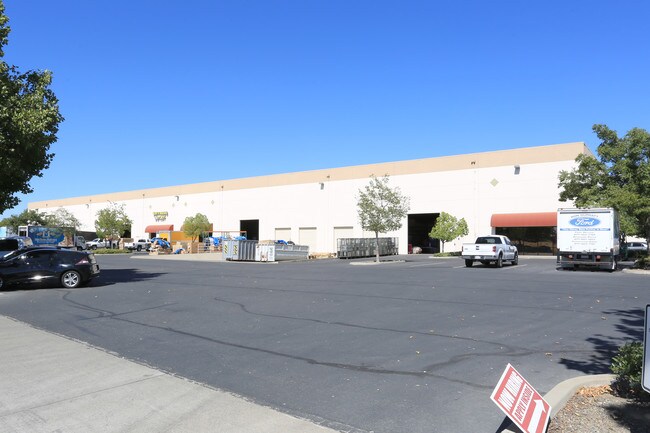 Plus de détails pour 900 Business Park Dr, Dixon, CA - Industriel à louer