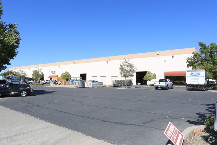 900 Business Park Dr, Dixon, CA for lease - Primary Photo - Image 1 of 5