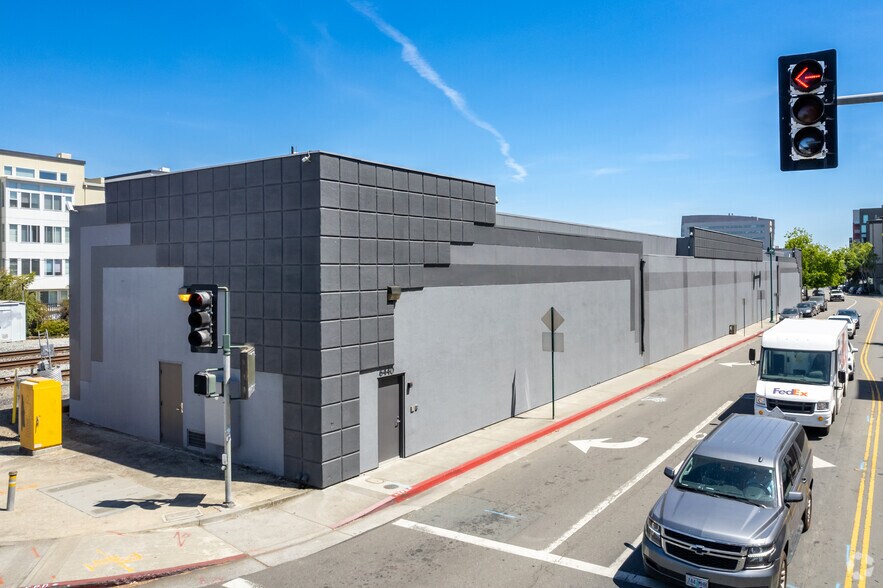 6440-6490 Bay St, Emeryville, CA à vendre - Photo du bâtiment - Image 2 de 17