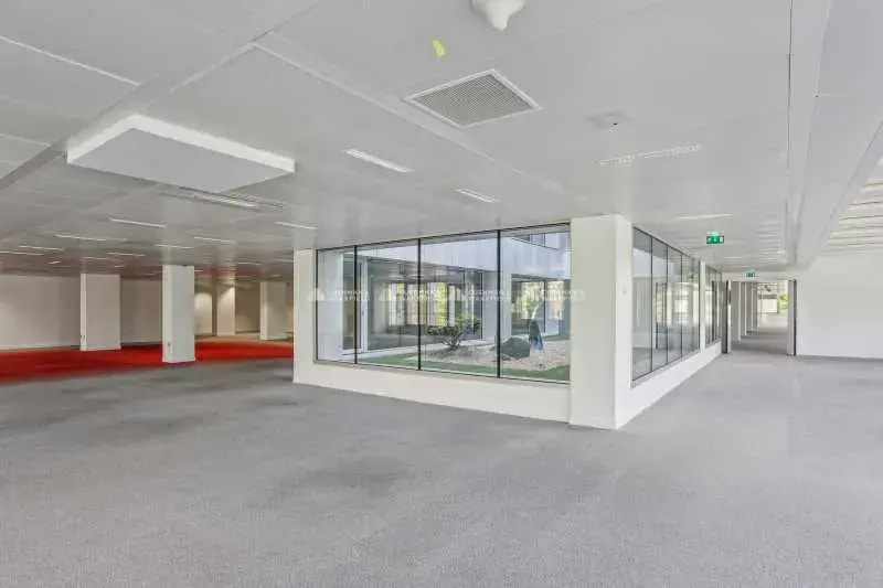 40-52 Boulevard Du Parc, Neuilly-sur-Seine for lease Interior Photo- Image 1 of 2