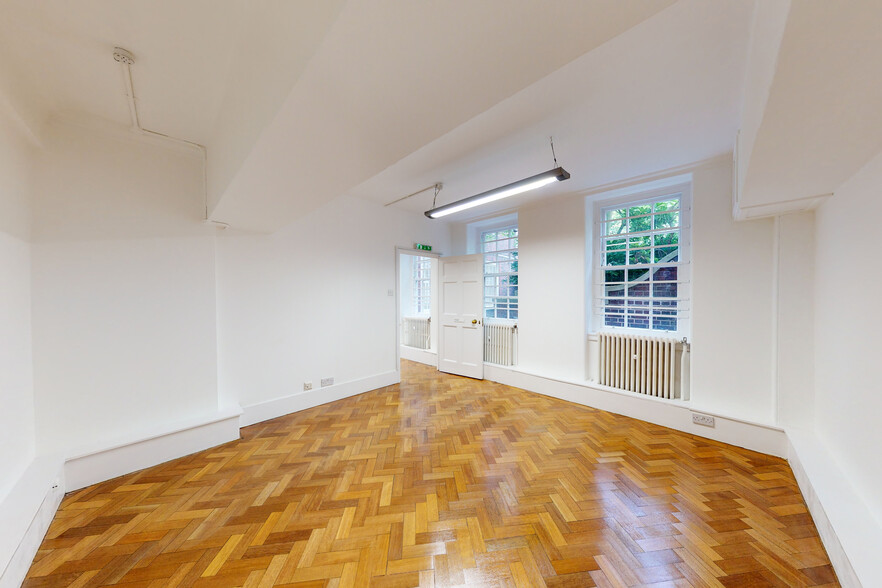 1-10 Staple Inn Buil, London for lease - Interior Photo - Image 2 of 5