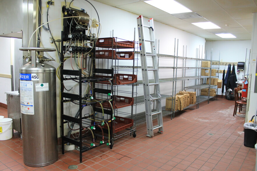 131 N Annie Glidden Rd, Dekalb, IL à vendre - Photo intérieure - Image 3 de 17