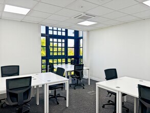 2 Kembrey Park, Swindon for lease Interior Photo- Image 2 of 15
