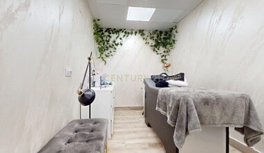 Retail in Alcalá de Henares, Madrid for lease Interior Photo- Image 2 of 4
