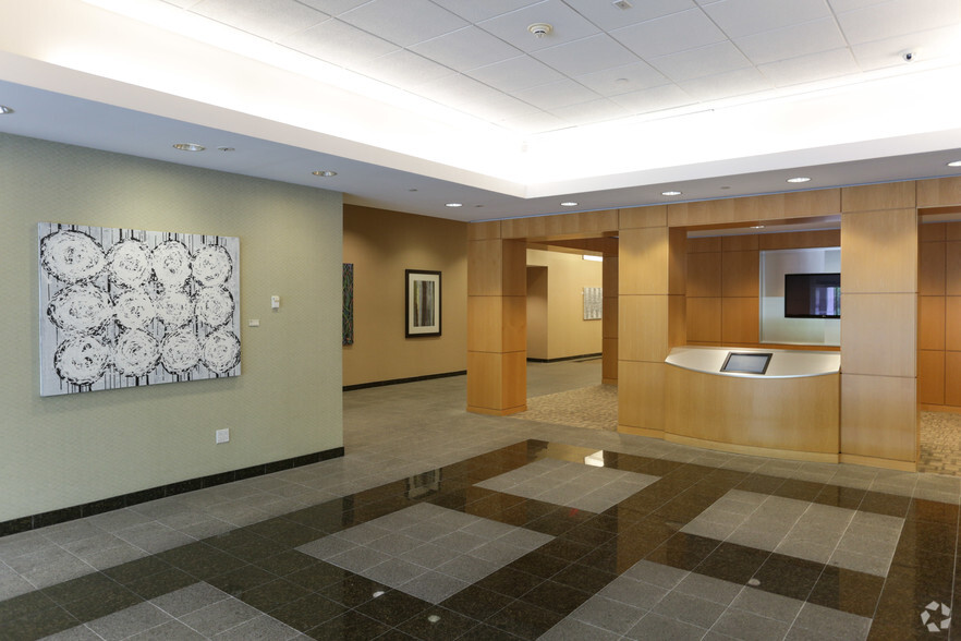 520 White Plains Rd, Tarrytown, NY for lease - Lobby - Image 3 of 5