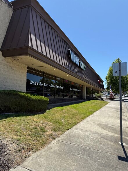 7922 Dublin Blvd, Dublin, CA à vendre - Photo du bâtiment - Image 2 de 11