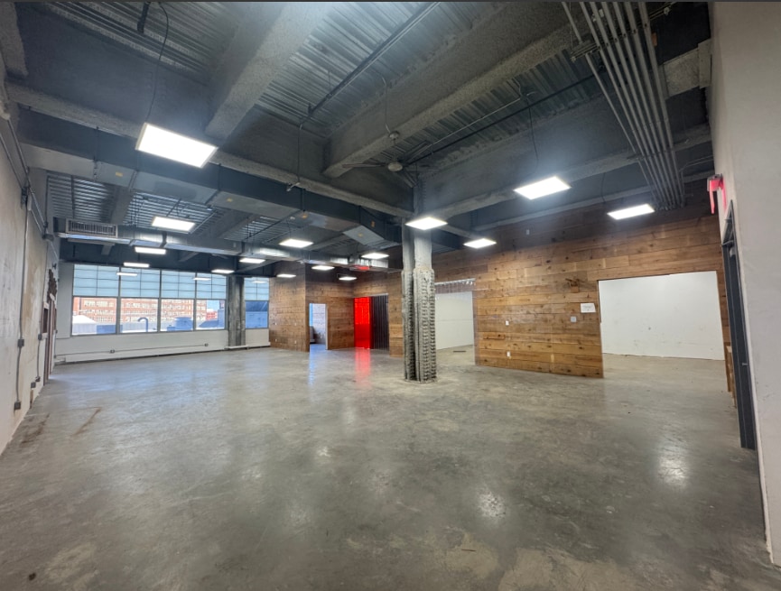 141 Flushing Ave, Brooklyn, NY à louer Photo intérieure- Image 1 de 2