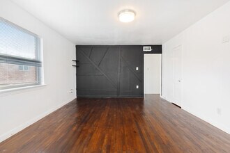5804 Newcastle St, Bellaire, TX for lease Interior Photo- Image 2 of 20