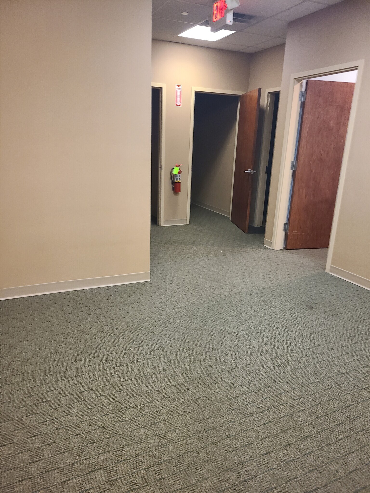 260 N Route 303, West Nyack, NY à louer Photo du bâtiment- Image 1 de 5