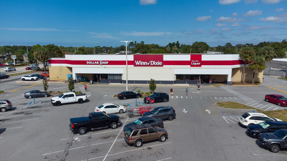 2460 E Bay Dr, Largo, FL for sale - Building Photo - Image 2 of 21