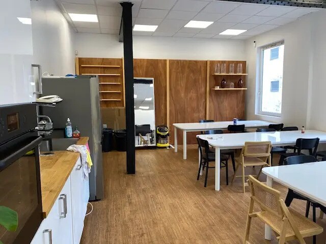 Office in Montreuil for lease - Building Photo - Image 3 of 5