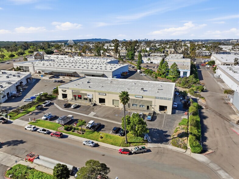 8952 Alesmith Ct, San Diego, CA à louer - Photo du bâtiment - Image 3 de 4
