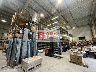 Plus de détails pour Local d'activités à louer