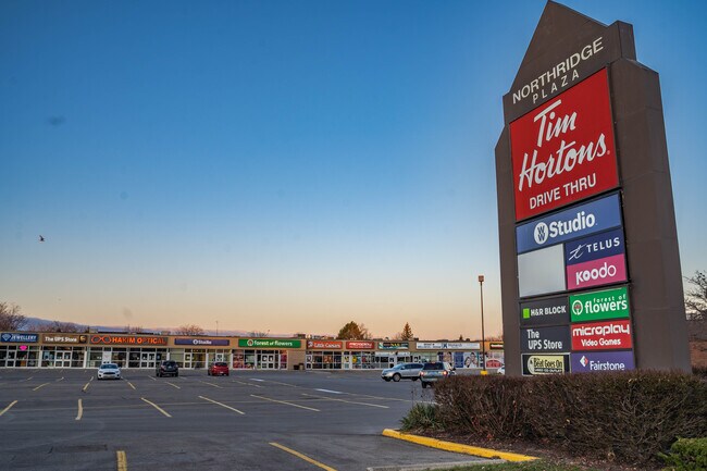 Plus de détails pour 245-265 King George Rd, Brantford, ON - Commerce de détail à louer