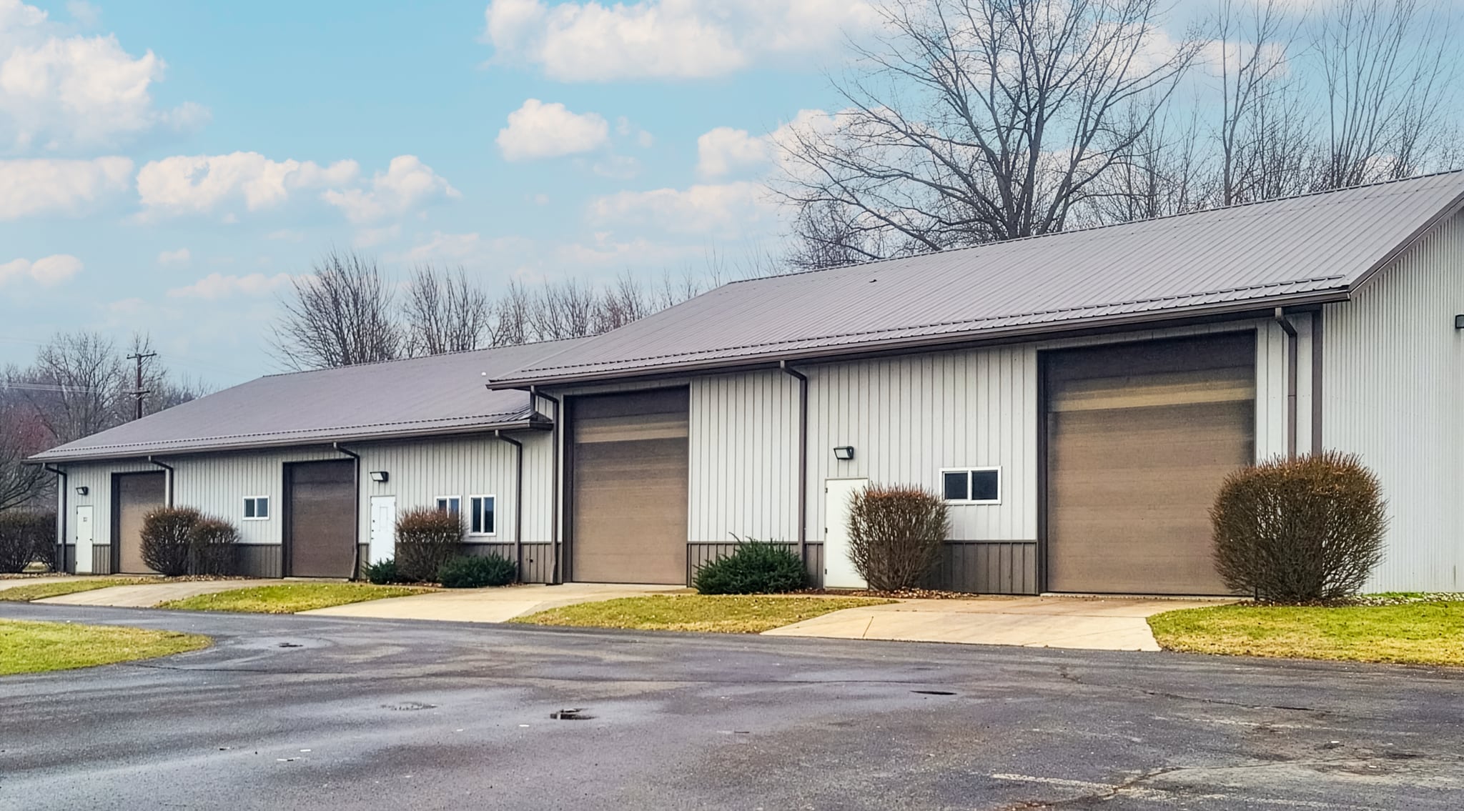 2420 W Shoaff Rd, Huntertown, IN for lease Primary Photo- Image 1 of 5