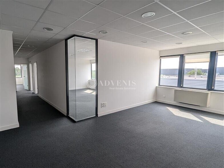 Office in Entzheim for sale - Interior Photo - Image 2 of 9