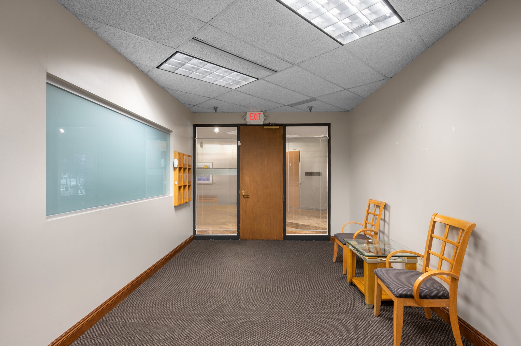 24950-25000 Country Club Blvd, North Olmsted, OH à louer Photo intérieure- Image 1 de 10