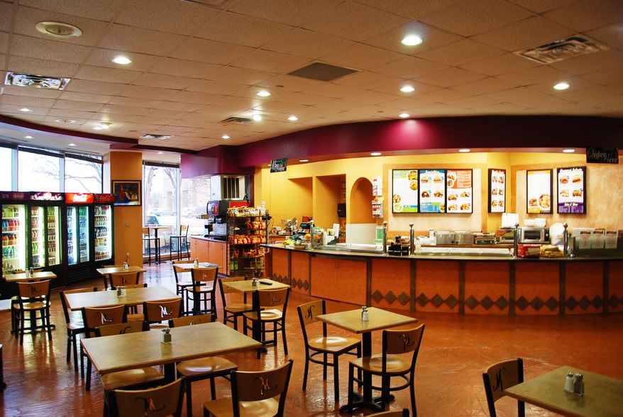 3030 Lyndon B Johnson Fwy, Dallas, TX à louer - Photo intérieure - Image 2 de 11