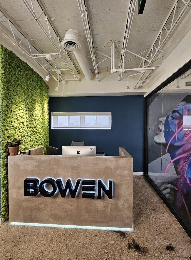 More details for 183 Mineola Blvd, Mineola, NY - Office for Sale