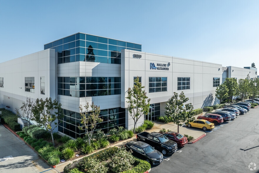 18200-18250 Central Ave, Carson, CA for lease - Primary Photo - Image 1 of 7