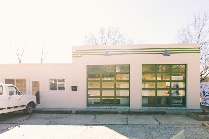 649 E Huntsville Rd, Fayetteville, AR for lease - Building Photo - Image 3 of 6