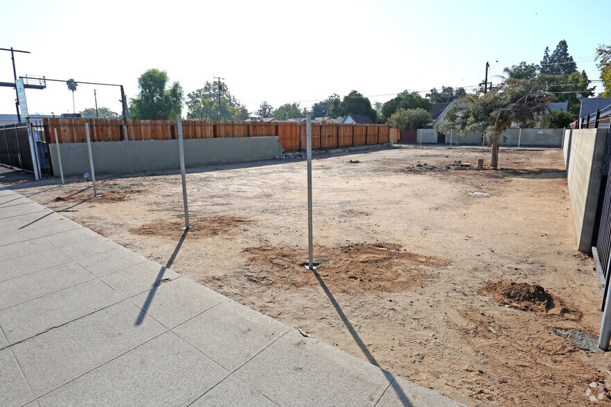 4532 E Belmont Ave, Fresno, CA à vendre - Photo du bâtiment - Image 2 de 6