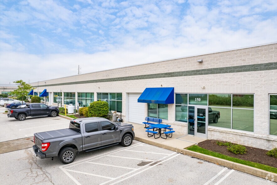 400 Davis Dr, Plymouth Meeting, PA à louer - Photo du bâtiment - Image 2 de 5