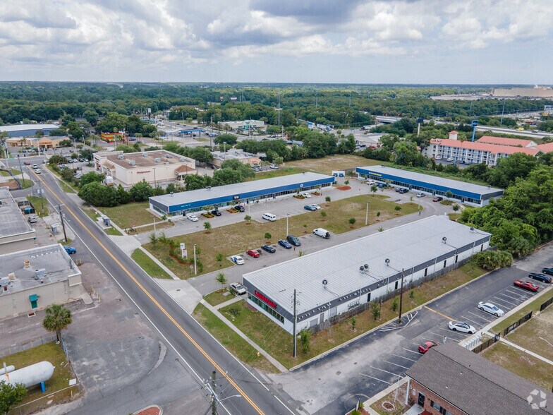 10663 Monaco Dr, Jacksonville, FL à louer - Photo du bâtiment - Image 2 de 14