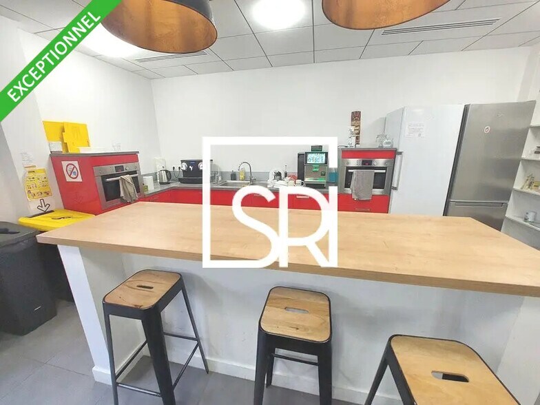 Bureau dans Cournon-d'Auvergne à vendre - Photo du bâtiment - Image 3 de 12