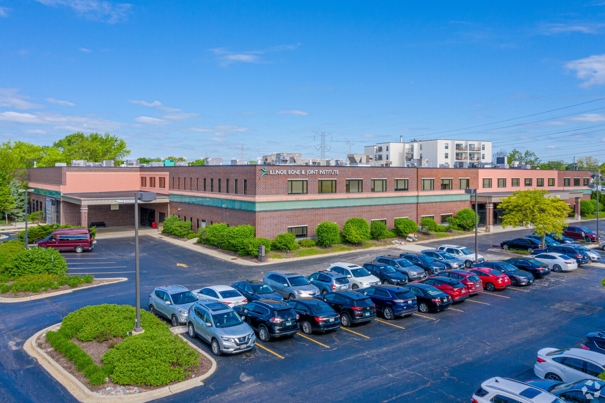 9000 Waukegan Rd, Morton Grove, IL à louer Photo du bâtiment- Image 1 de 19
