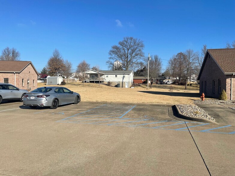 1308 Brenda Ave, Perryville, MO à louer - Photo du bâtiment - Image 2 de 3