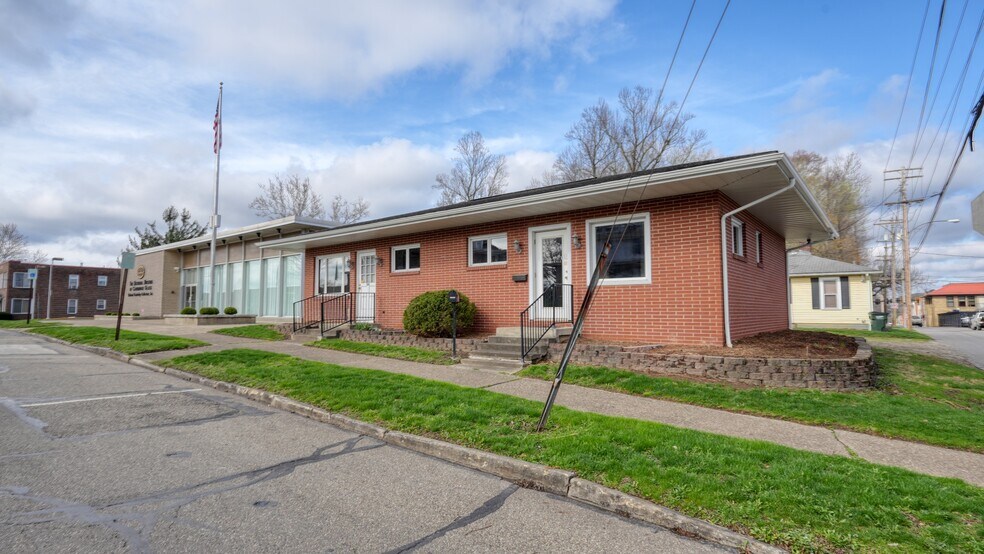 126 S 9th St, Cambridge, OH à louer - Photo du bâtiment - Image 2 de 17