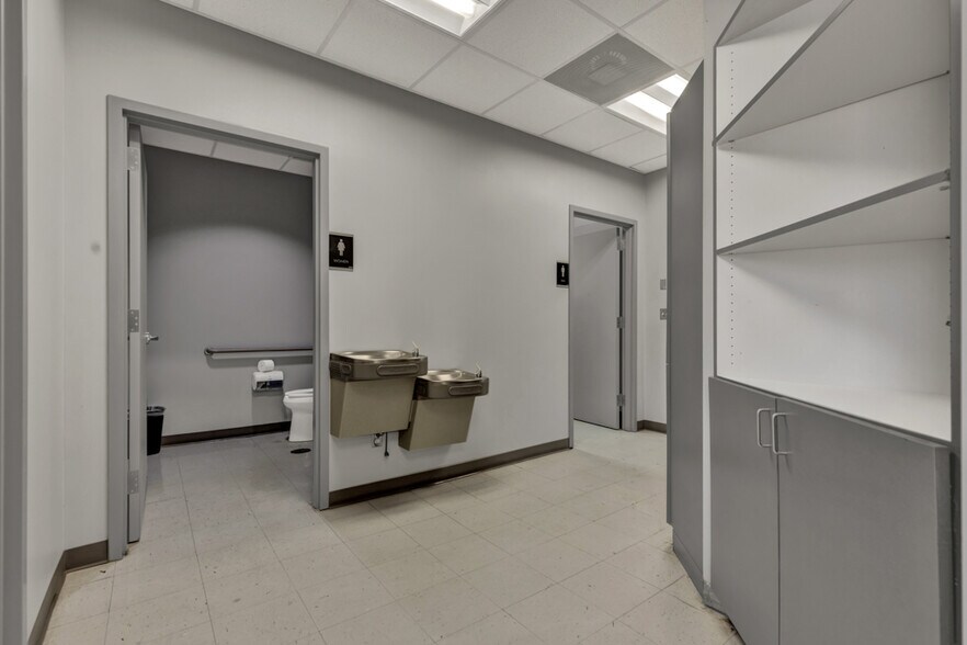 6226 Fairdale Dr, San Antonio, TX à vendre - Photo du bâtiment - Image 3 de 28