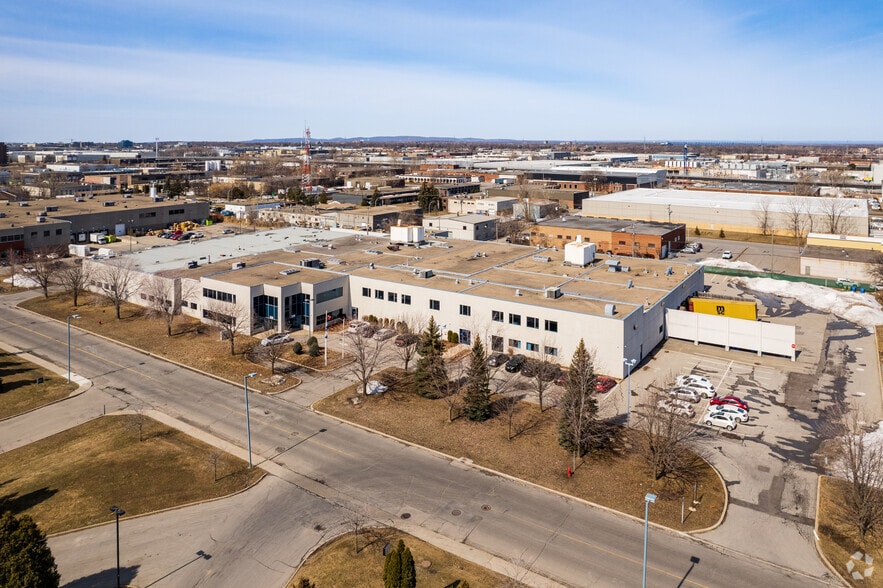 330 Av Avro, Pointe-claire, QC à louer - Aérien - Image 2 de 5