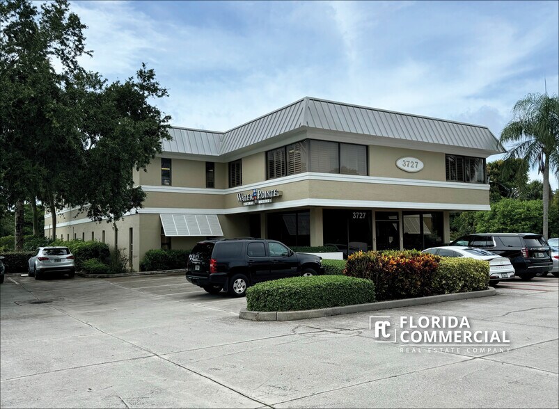 3725 SE Ocean Blvd, Stuart, FL à louer - Photo du bâtiment - Image 3 de 13