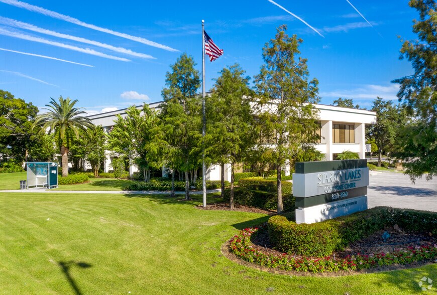 8560 Ulmerton Rd, Largo, FL à louer - Photo principale - Image 1 de 8