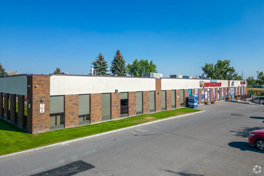 625 42nd Ave NE, Calgary, AB for sale - Primary Photo - Image 1 of 1