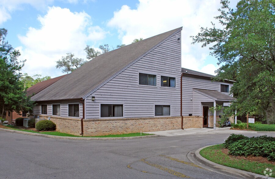 7117-7119 Beech Ridge Trail portefeuille de 4 propriétés à vendre sur LoopNet.ca - Photo principale - Image 1 de 2