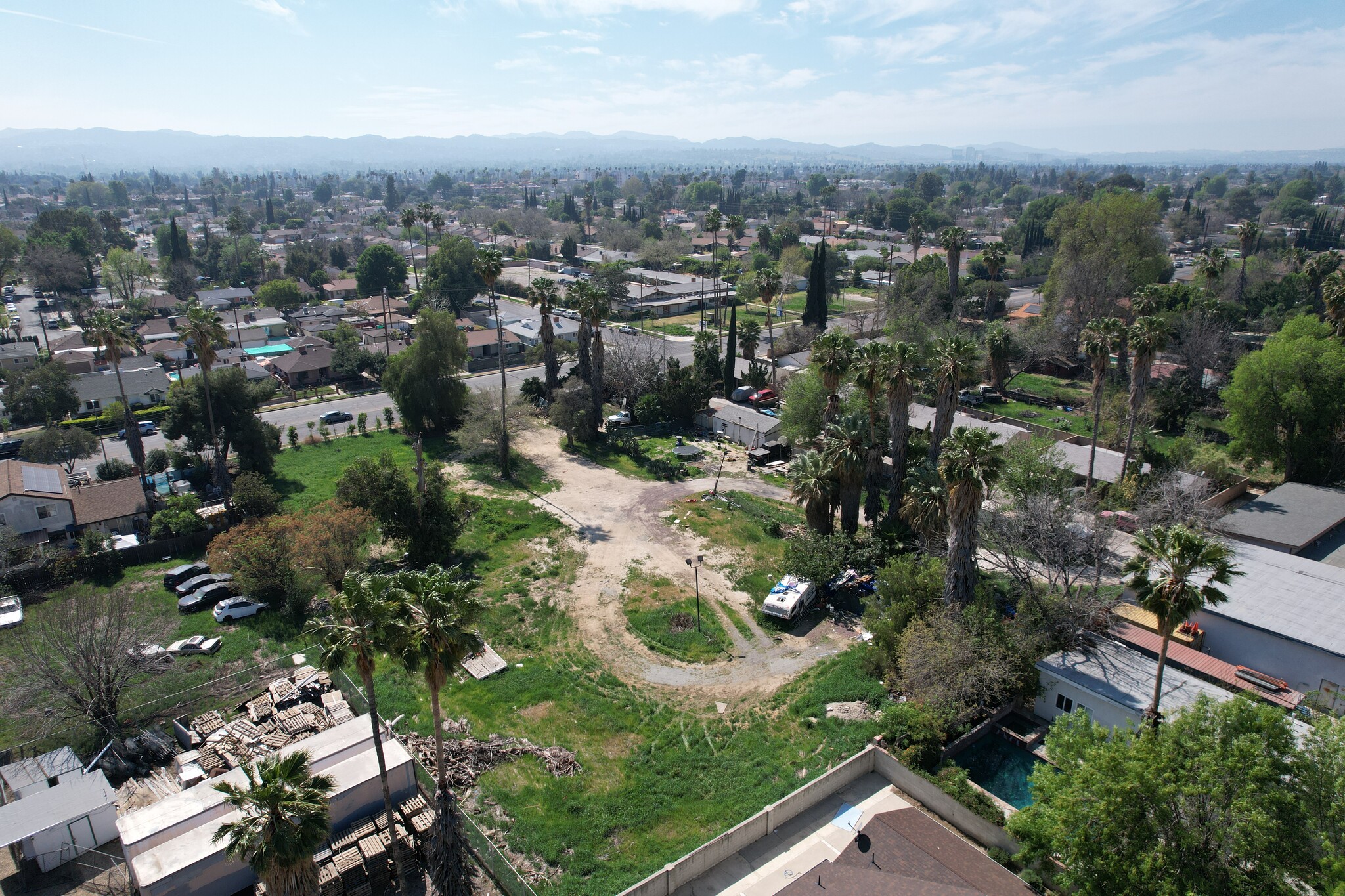 18937 Saticoy, Reseda, CA for lease Primary Photo- Image 1 of 9