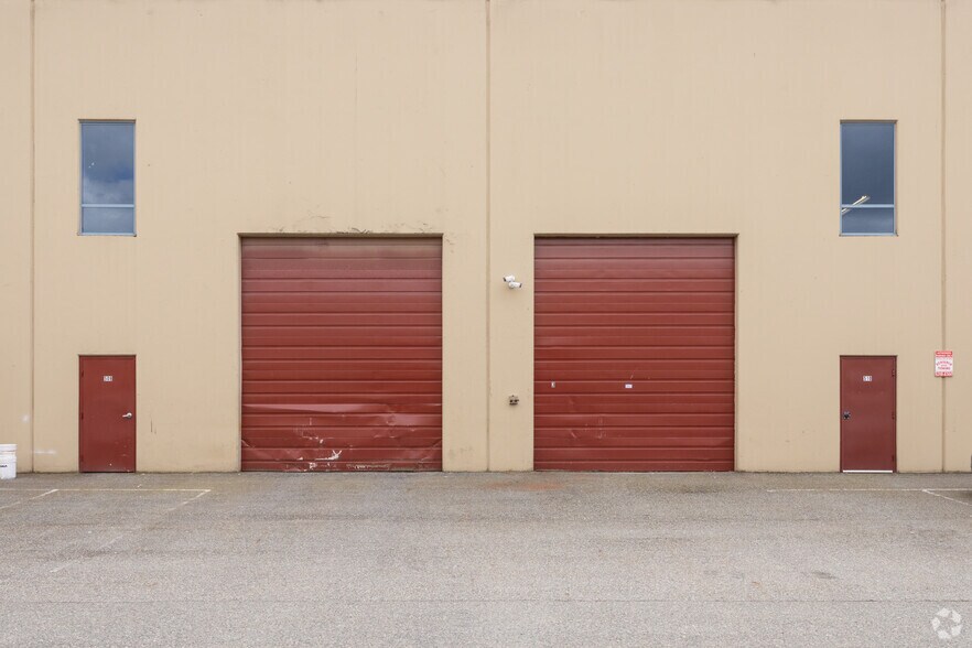 1515 Broadway St, Port Coquitlam, BC à louer - Photo du bâtiment - Image 2 de 5