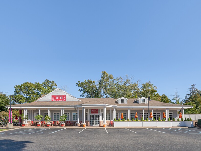 149 W Montauk Hwy, Hampton Bays, NY for lease - Building Photo - Image 1 of 20