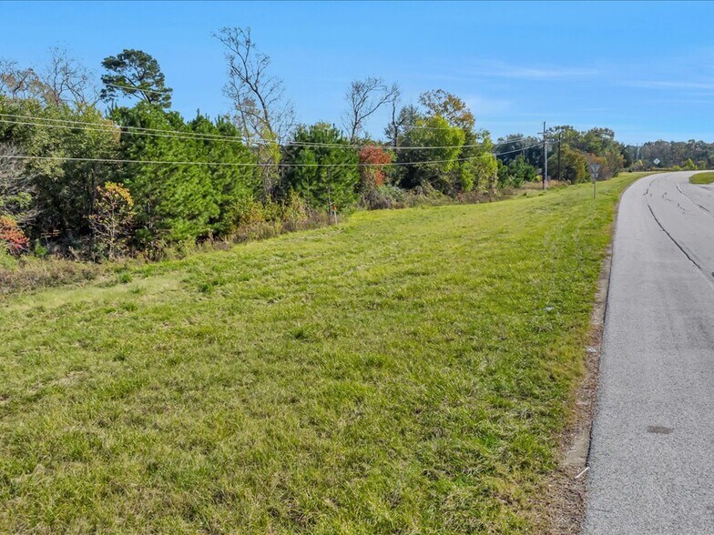 3600 Medford dr, Lufkin, TX à vendre - Photo du bâtiment - Image 3 de 11