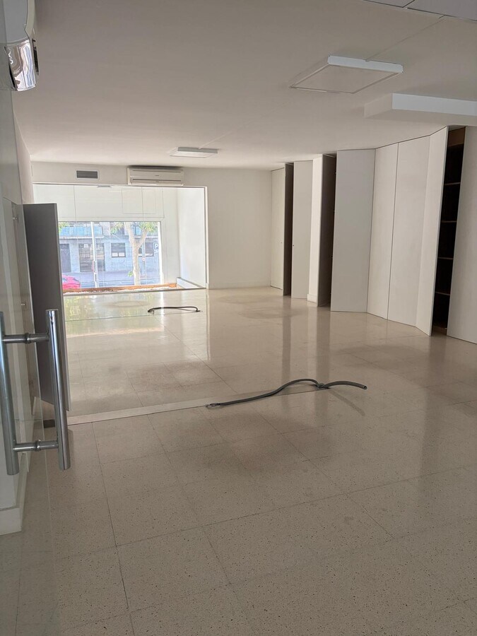 Sabadell, BAR 08202 - Unit - -  - Interior Photo - Image 2 of 21
