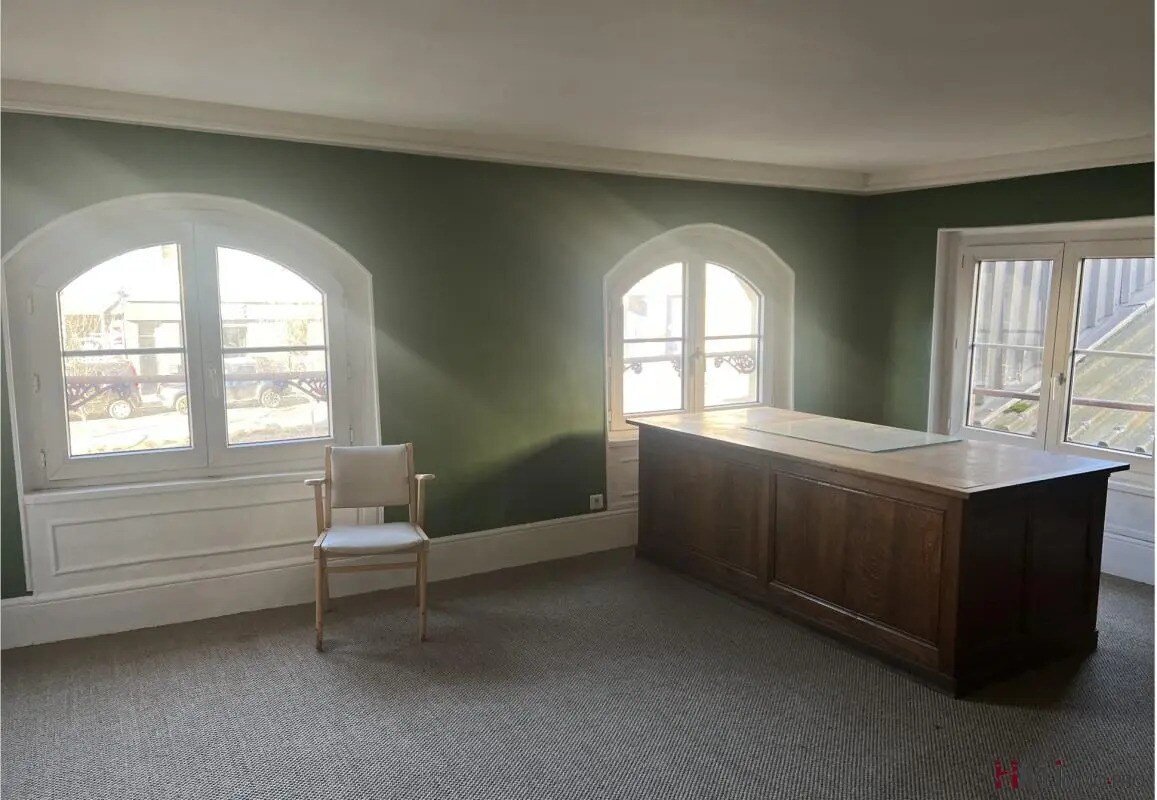 Flex in Rouen for lease Interior Photo- Image 1 of 13